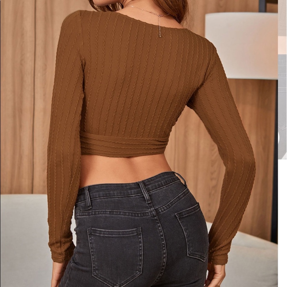 NEW| Women’s Long Sleeve Lightweight Brown Knit Crop Top - Picture 2 of 8
